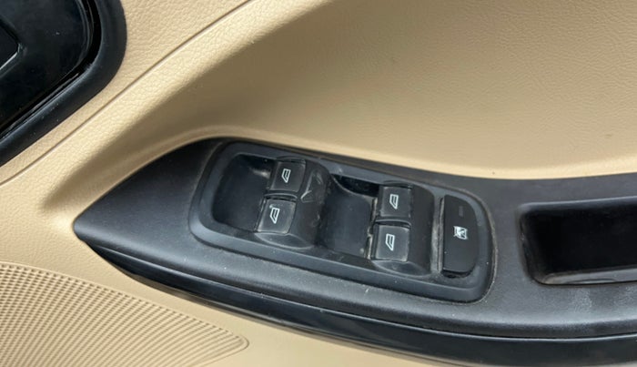 2015 Ford Figo Aspire TREND 1.2 PETROL, Petrol, Manual, 26,407 km, Driver Side Door Panels Control