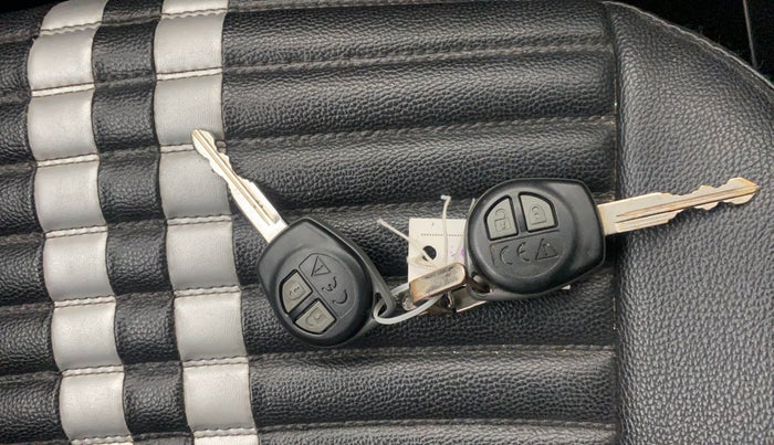 2021 Maruti Swift VXI, Petrol, Manual, 79,886 km, Key Close Up