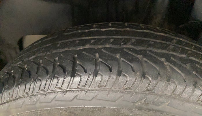 2021 Maruti Swift VXI, Petrol, Manual, 79,886 km, Left Rear Tyre Tread