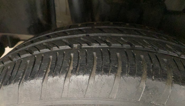 2021 Maruti Swift VXI, Petrol, Manual, 79,886 km, Right Rear Tyre Tread