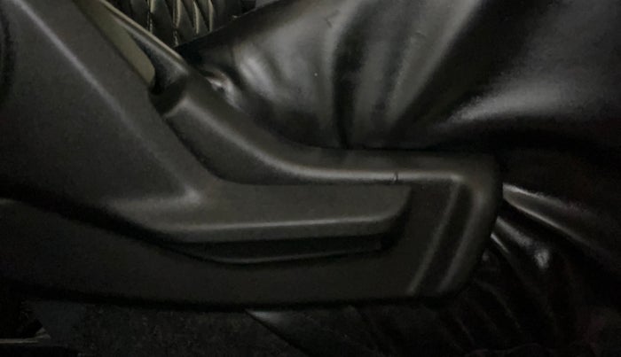 2022 Maruti Celerio VXI CNG, CNG, Manual, 86,761 km, Driver Side Adjustment Panel