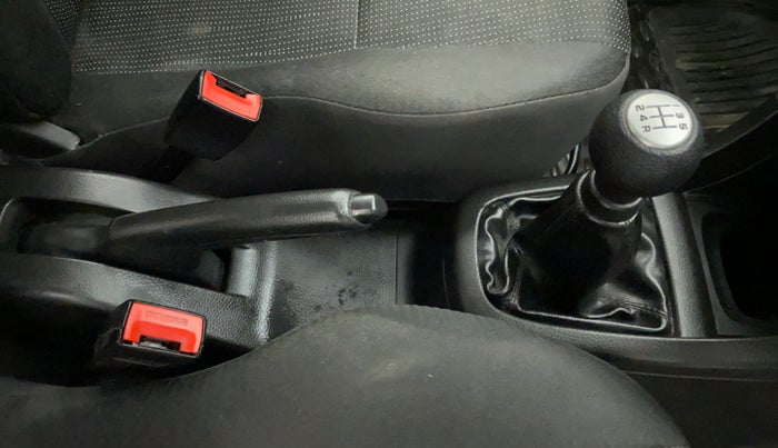 2015 Maruti Swift LXI, CNG, Manual, 58,702 km, Gear Lever