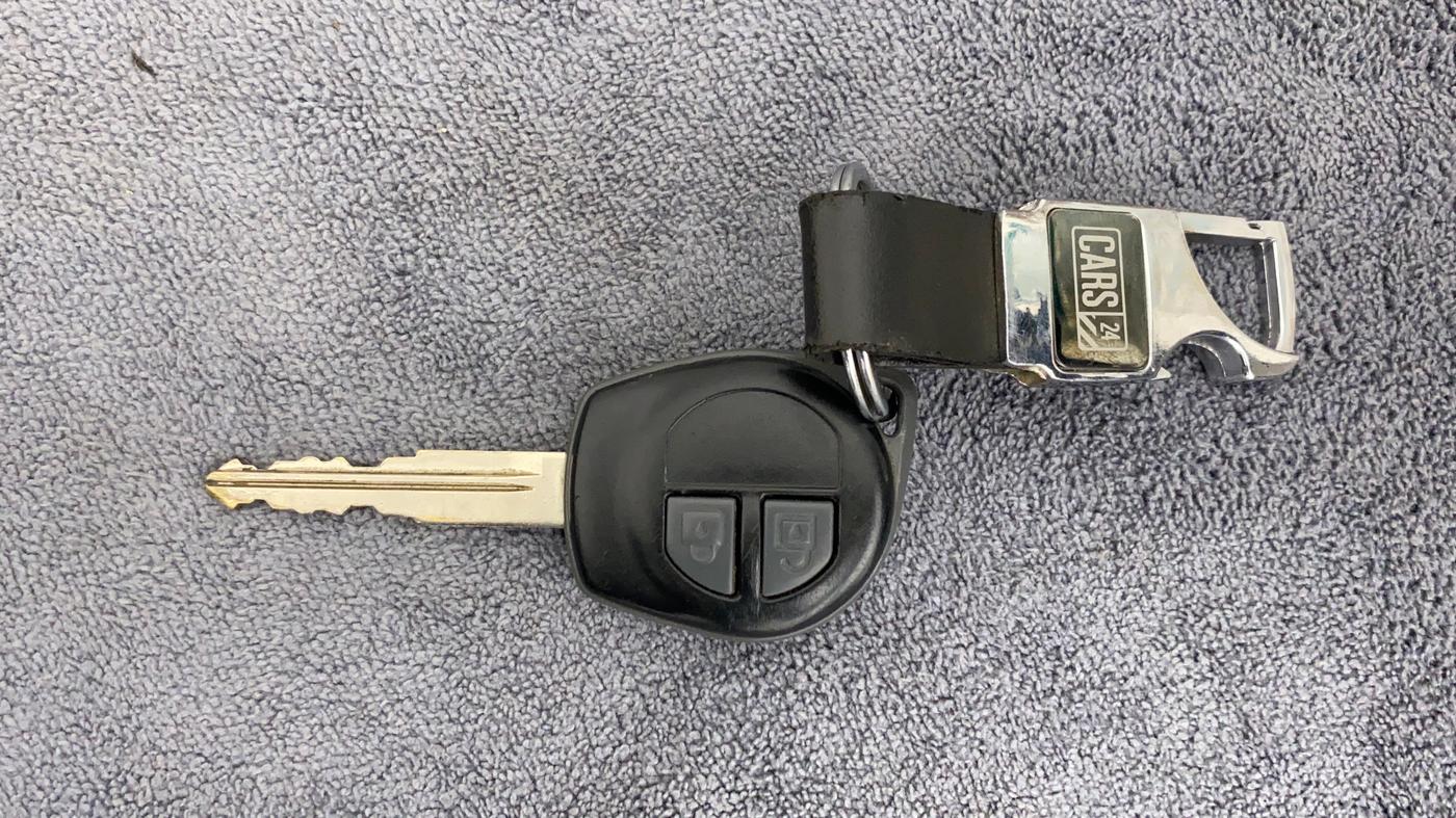 2015 Maruti Swift LXI, CNG, Manual, 58,702 km, Key Close Up