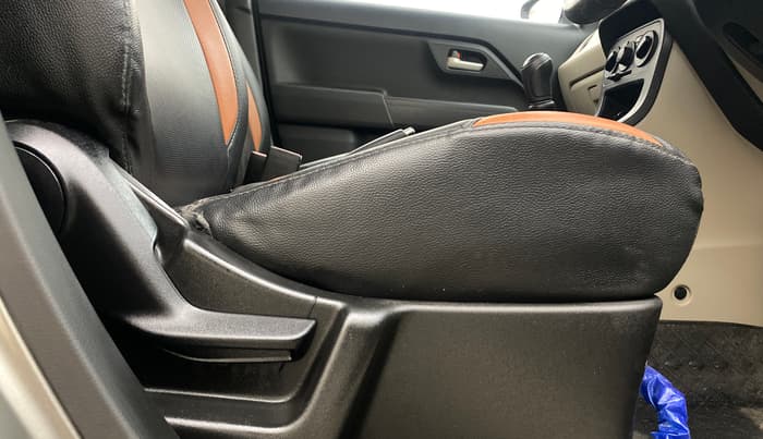 2021 Maruti New Wagon-R VXI 1.2, Petrol, Manual, 42,843 km, Driver Side Adjustment Panel
