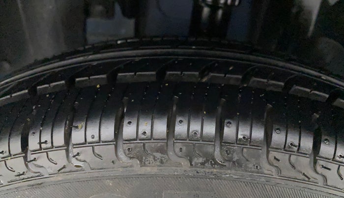 2018 Renault Kwid CLIMBER 1.0, Petrol, Manual, 59,535 km, Left Front Tyre Tread