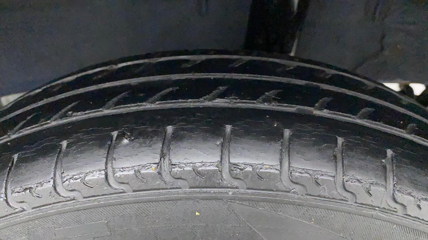 2018 Renault Kwid CLIMBER 1.0, Petrol, Manual, 59,535 km, Left Rear Tyre Tread