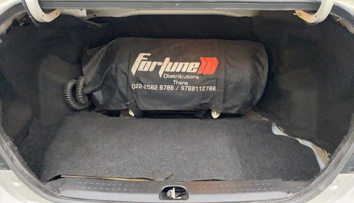 2011 Maruti Swift Dzire VXI, CNG, Manual, 74,321 km, Boot Inside