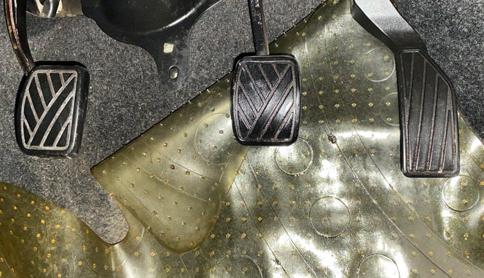 2011 Maruti Swift Dzire VXI, CNG, Manual, 74,321 km, Pedals