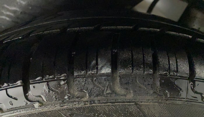 2011 Maruti Swift Dzire VXI, CNG, Manual, 74,321 km, Left Rear Tyre Tread