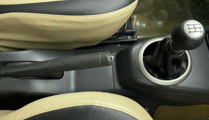 2011 Maruti Swift Dzire VXI, CNG, Manual, 74,321 km, Gear Lever