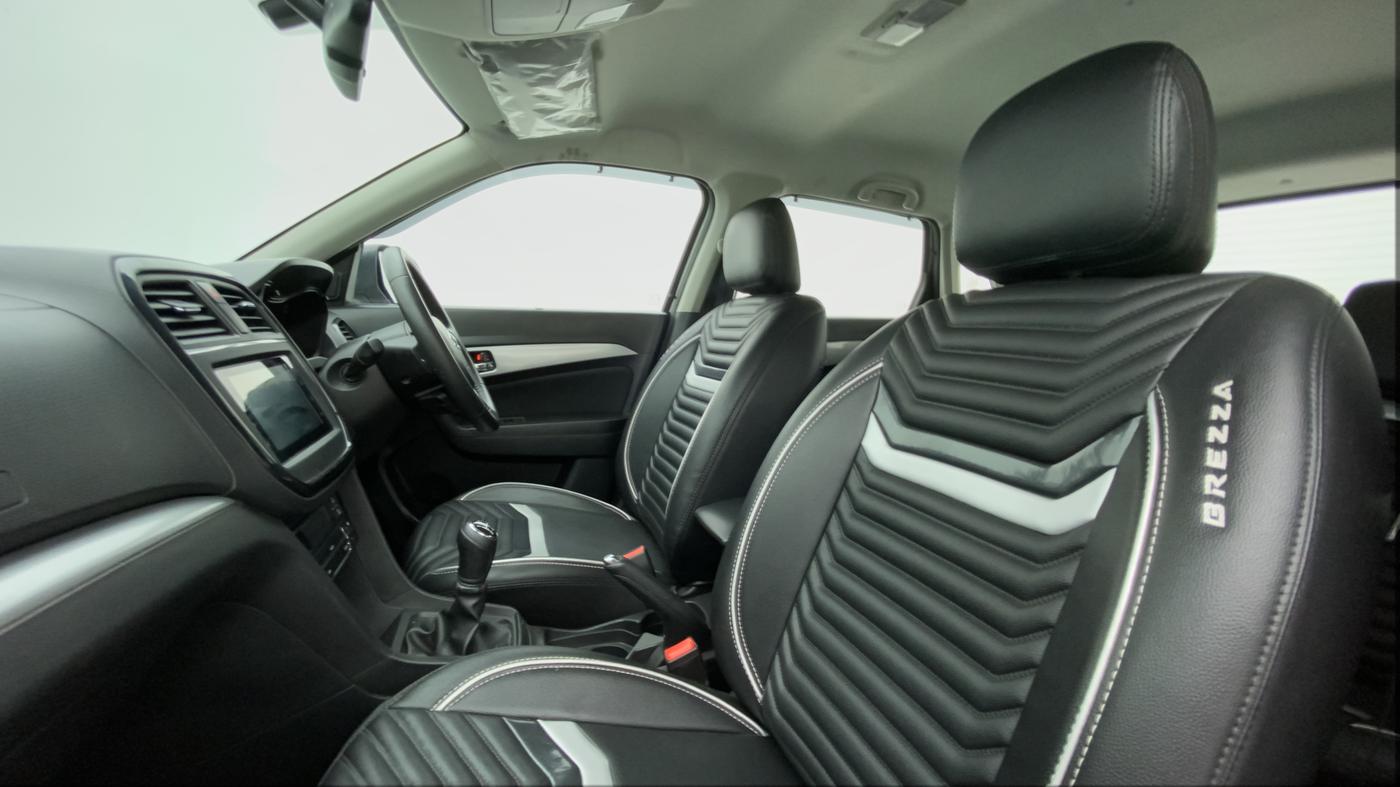2020 Maruti Vitara Brezza ZXI PLUS, Petrol, Manual, 38,015 km, Right Side Front Door Cabin