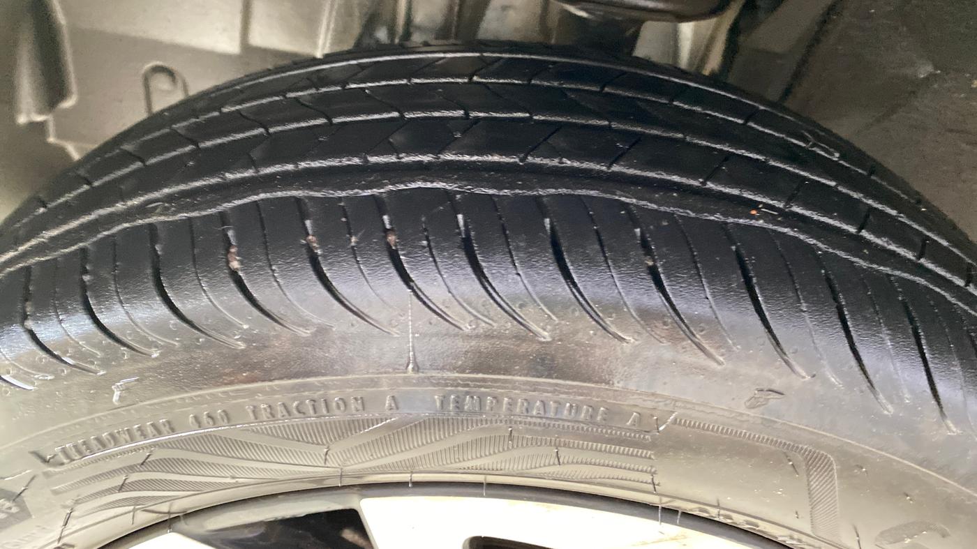 2022 Nissan MAGNITE XV TURBO, Petrol, Manual, 39,158 km, Left Front Tyre Tread