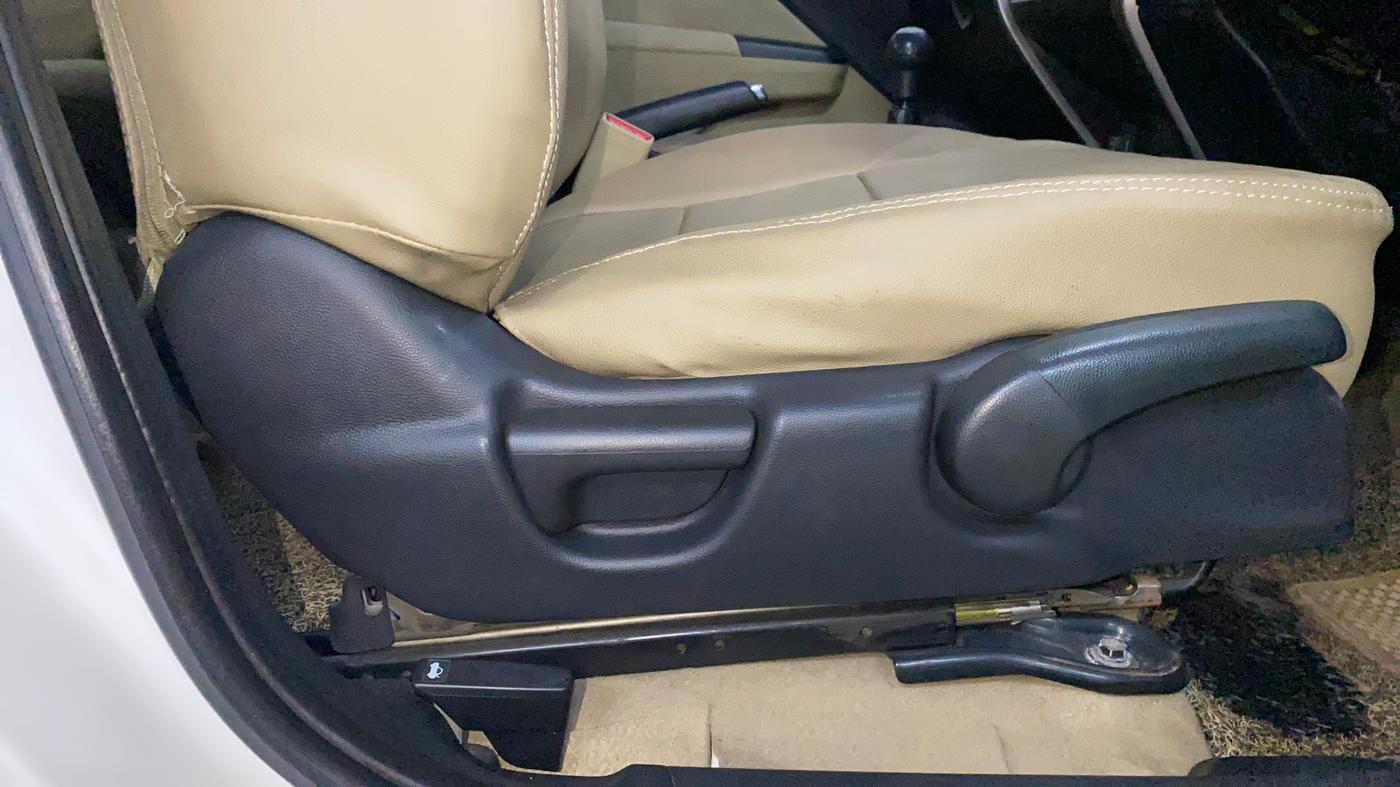 2020 Honda City 1.5L I-VTEC SV, Petrol, Manual, 96,586 km, Driver Side Adjustment Panel