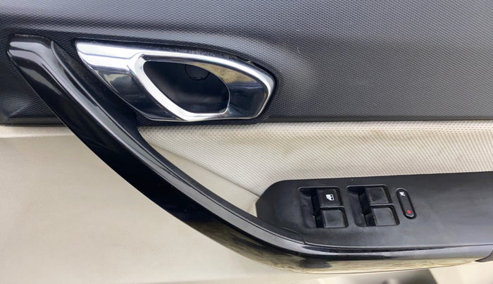 2022 Tata TIGOR XZ PLUS CNG, CNG, Manual, 1,12,982 km, Driver Side Door Panels Control