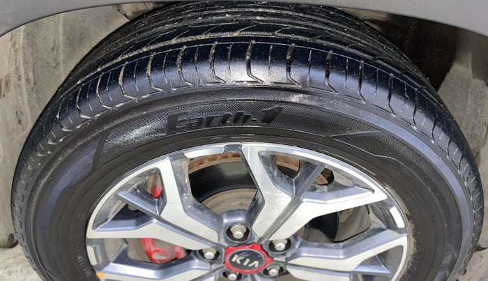 2019 KIA SELTOS GTX PLUS 1.4 PETROL, Petrol, Manual, 1,04,726 km, Left Front Tyre Tread