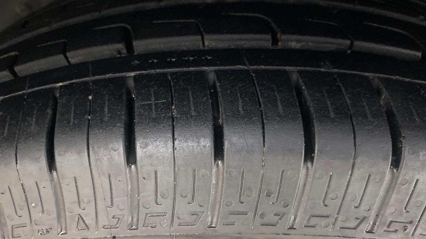 2017 Volkswagen Polo COMFORTLINE 1.5L, Diesel, Manual, 87,192 km, Left Rear Tyre Tread