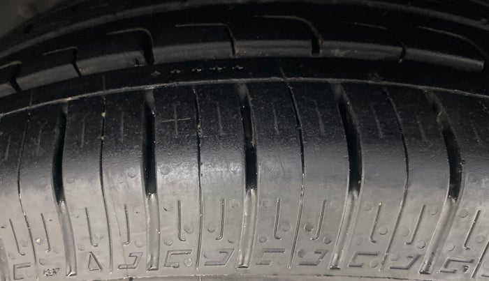 2017 Volkswagen Polo COMFORTLINE 1.5L, Diesel, Manual, 87,192 km, Left Rear Tyre Tread