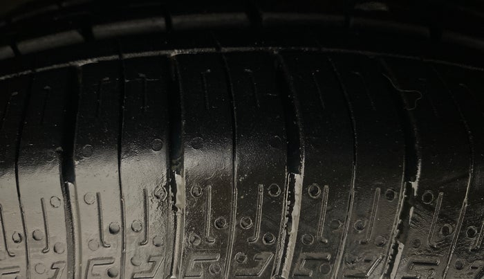 2017 Volkswagen Polo COMFORTLINE 1.5L, Diesel, Manual, 87,192 km, Right Front Tyre Tread