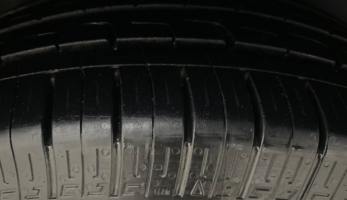 2017 Volkswagen Polo COMFORTLINE 1.5L, Diesel, Manual, 87,192 km, Right Rear Tyre Tread