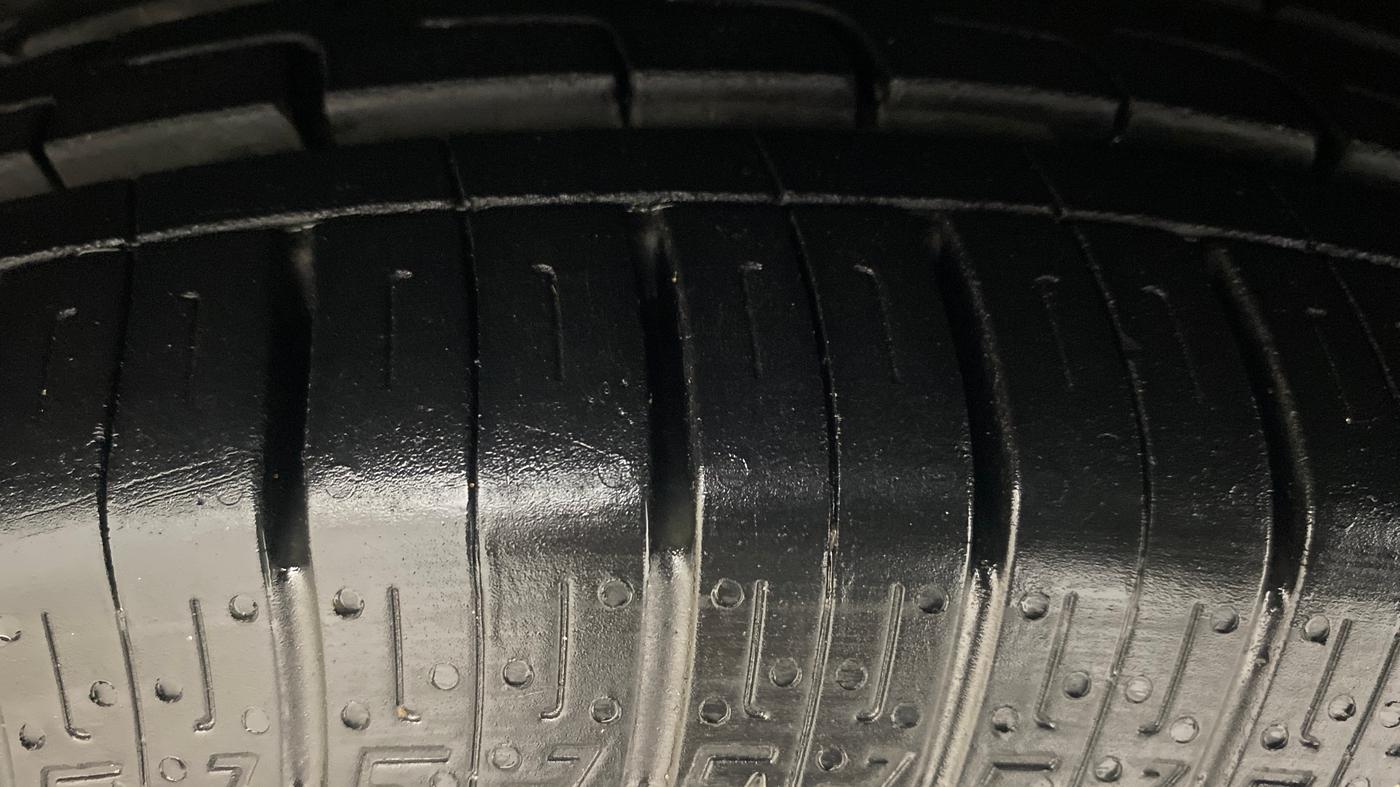 2017 Volkswagen Polo COMFORTLINE 1.5L, Diesel, Manual, 87,192 km, Left Front Tyre Tread