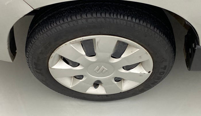 2018 Maruti Alto K10 VXI, Petrol, Manual, 3,697 km, Left front tyre - Minor crack