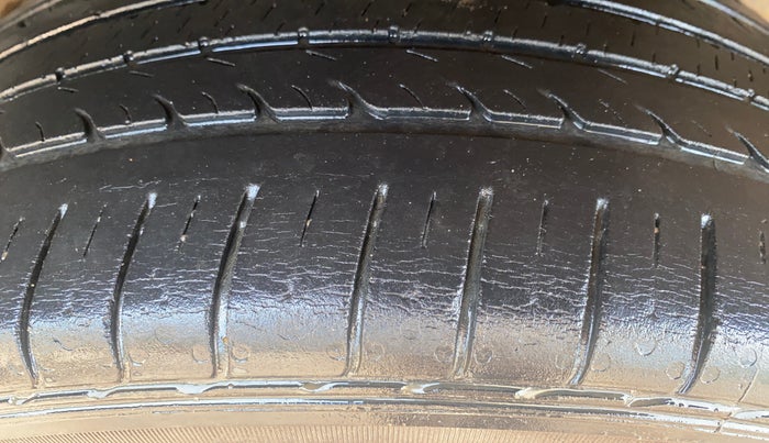 2018 Maruti Ciaz ALPHA 1.4 PETROL, Petrol, Manual, 40,076 km, Left Rear Tyre Tread