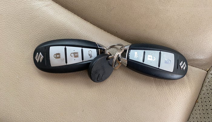 2018 Maruti Ciaz ALPHA 1.4 PETROL, Petrol, Manual, 40,076 km, Key Close Up