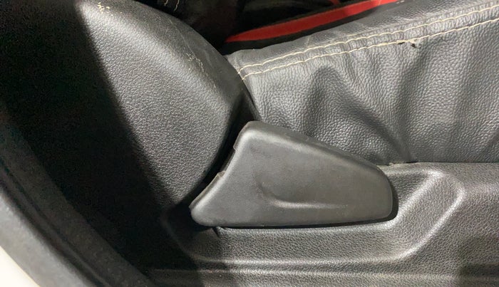 2022 Renault Kwid CLIMBER MT 1.0, Petrol, Manual, 16,332 km, Driver Side Adjustment Panel