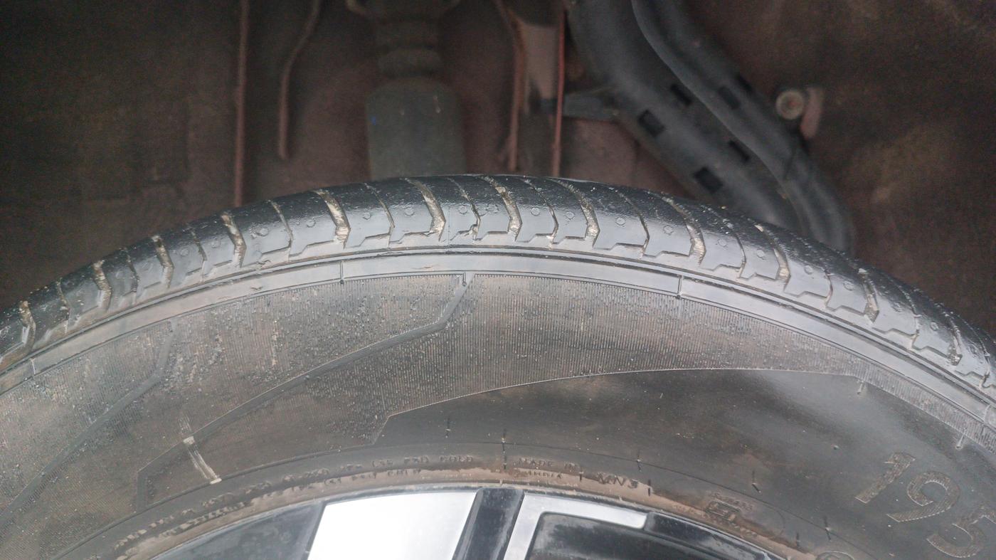 2023 Renault Kiger RXZ TURBO CVT, Petrol, Automatic, 13,117 km, Right Rear Tyre Tread