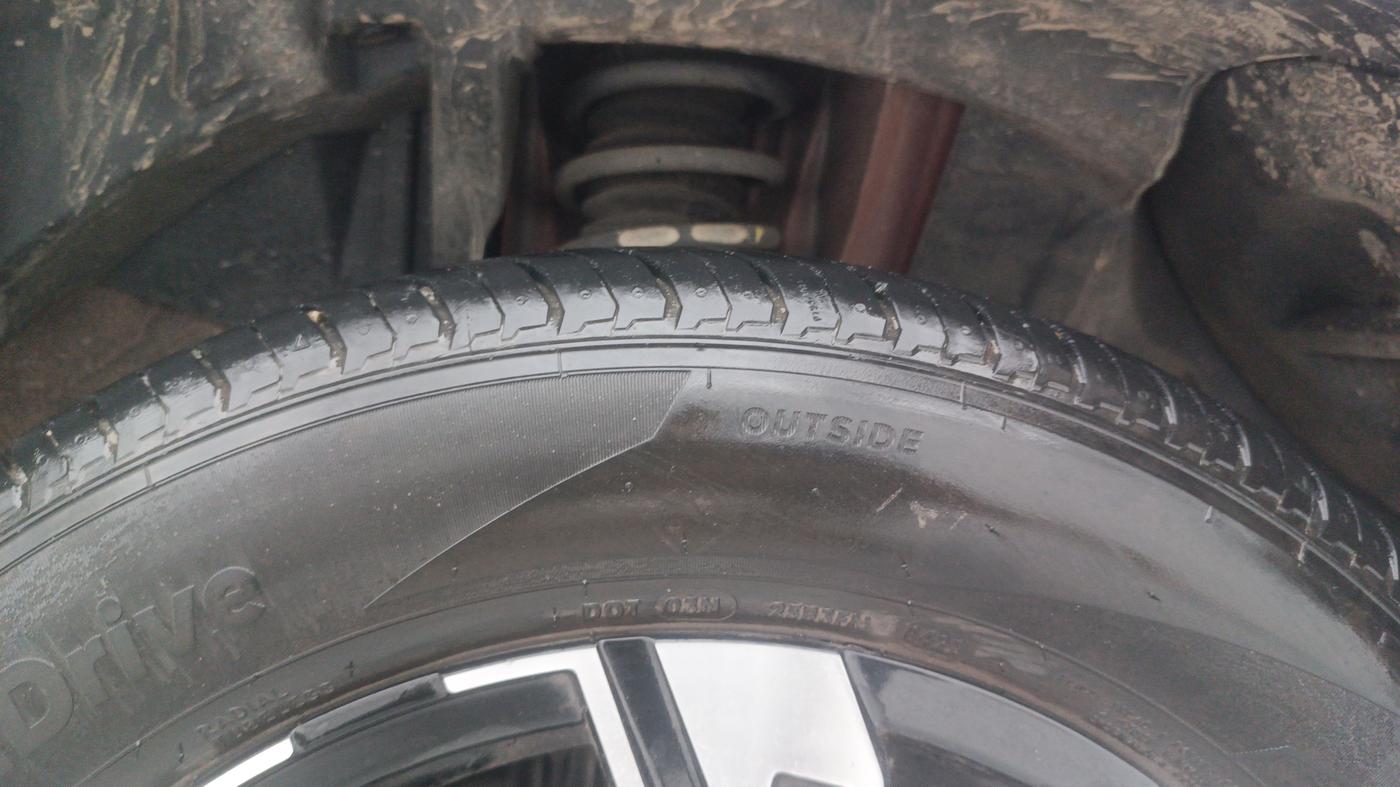 2023 Renault Kiger RXZ TURBO CVT, Petrol, Automatic, 13,117 km, Right Front Tyre Tread