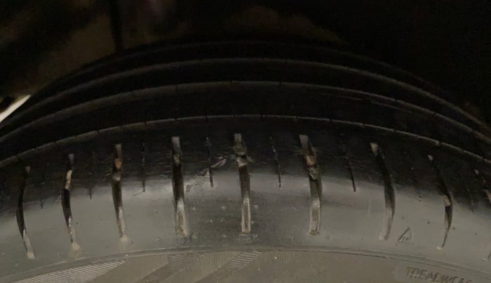 2017 Maruti Baleno ALPHA CVT PETROL 1.2, Petrol, Automatic, 34,041 km, Right Rear Tyre Tread