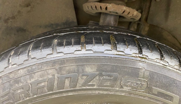 2014 Volkswagen Polo HIGHLINE1.2L, Petrol, Manual, 1,12,625 km, Left Front Tyre Tread