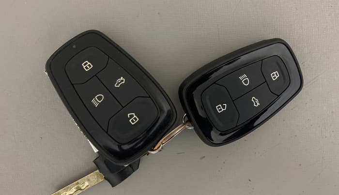 2022 Tata NEXON XZA PLUS PETROL DARK EDITION, Petrol, Automatic, 62,203 km, Key Close Up