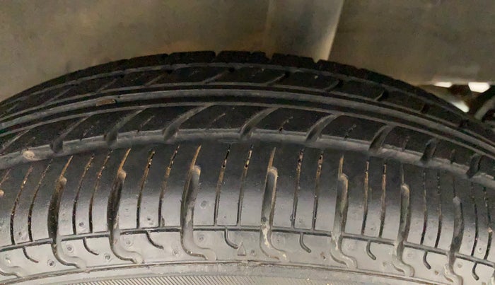 2017 Renault Kwid CLIMBER 1.0 AMT, Petrol, Automatic, 19,408 km, Left Rear Tyre Tread