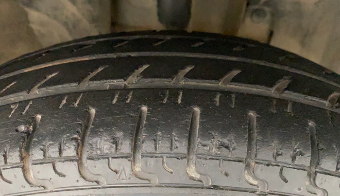 2017 Renault Kwid CLIMBER 1.0 AMT, Petrol, Automatic, 19,408 km, Right Front Tyre Tread