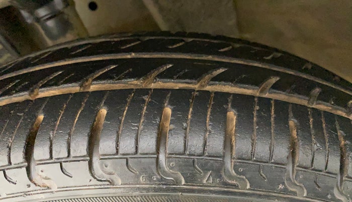 2017 Renault Kwid CLIMBER 1.0 AMT, Petrol, Automatic, 19,408 km, Left Front Tyre Tread