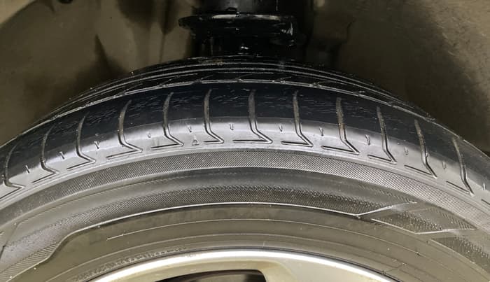 2019 Jeep Compass LIMITED 1.4 PETROL AT, Petrol, Automatic, 38,676 km, Right Front Tyre Tread