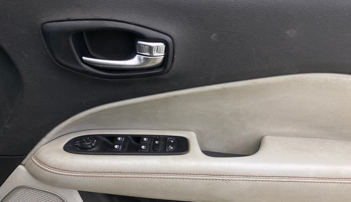 2019 Jeep Compass LIMITED 1.4 PETROL AT, Petrol, Automatic, 38,676 km, Driver Side Door Panels Control
