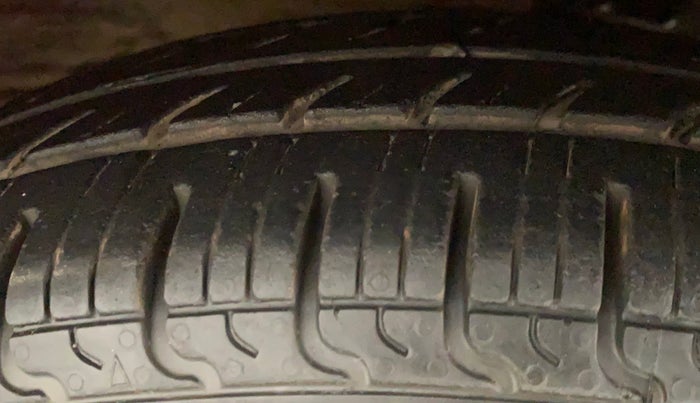 2012 Hyundai i10 ERA 1.1, Petrol, Manual, 58,666 km, Right Front Tyre Tread