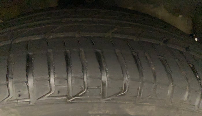 2012 Honda City 1.5L I-VTEC S MT, Petrol, Manual, 1,00,480 km, Right Front Tyre Tread