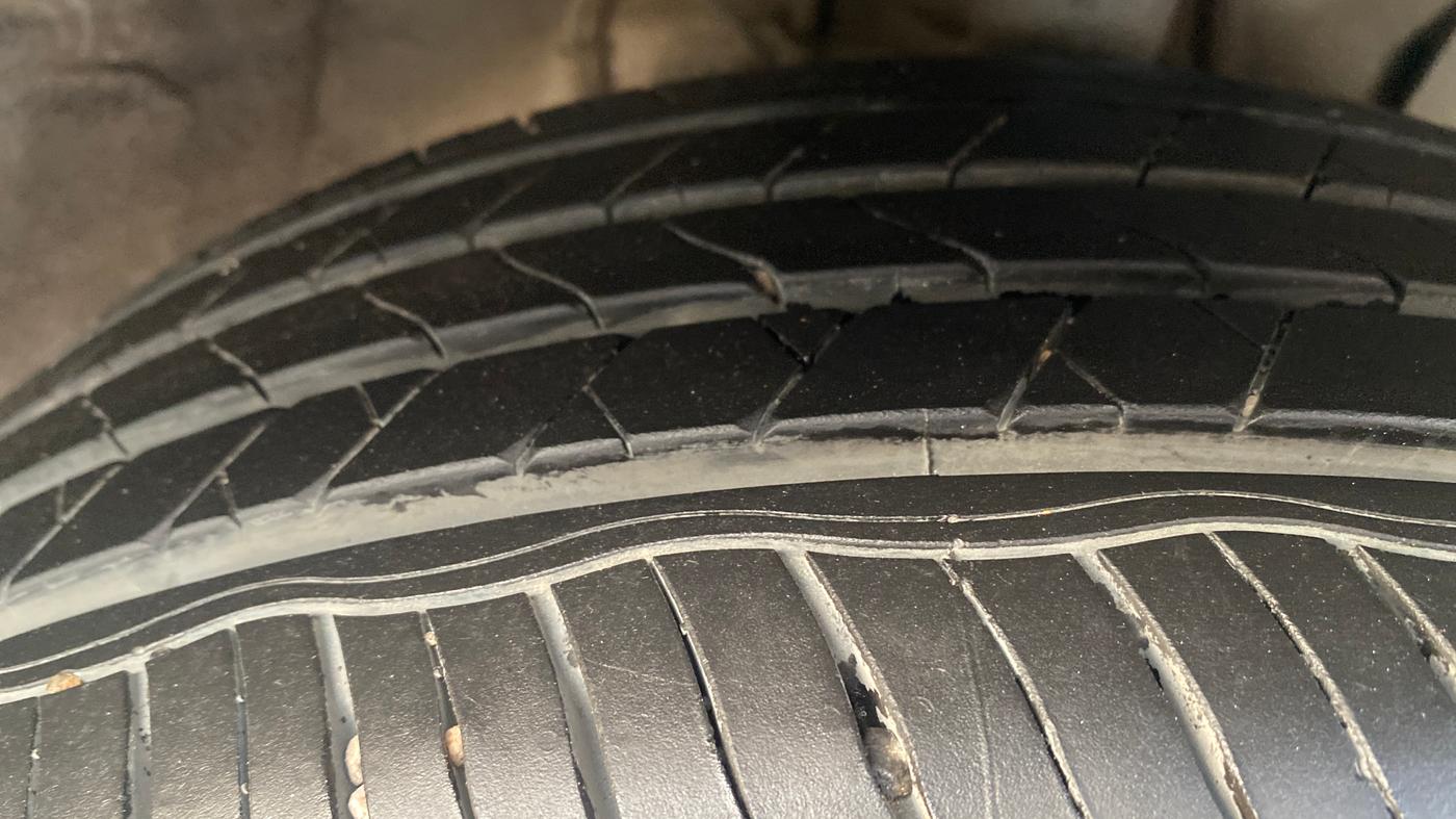 2020 Hyundai VENUE SX PLUS 1.0 TURBO DCT, Petrol, Automatic, 48,103 km, Right Front Tyre Tread