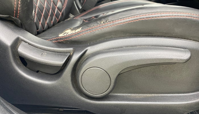 2020 Hyundai Elite i20 SPORTZ PLUS 1.2, CNG, Manual, 87,354 km, Driver Side Adjustment Panel