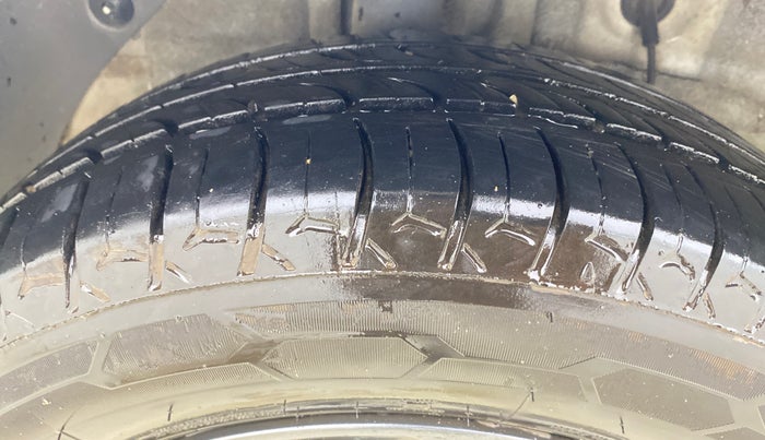 2020 Hyundai Elite i20 SPORTZ PLUS 1.2, CNG, Manual, 87,354 km, Right Rear Tyre Tread