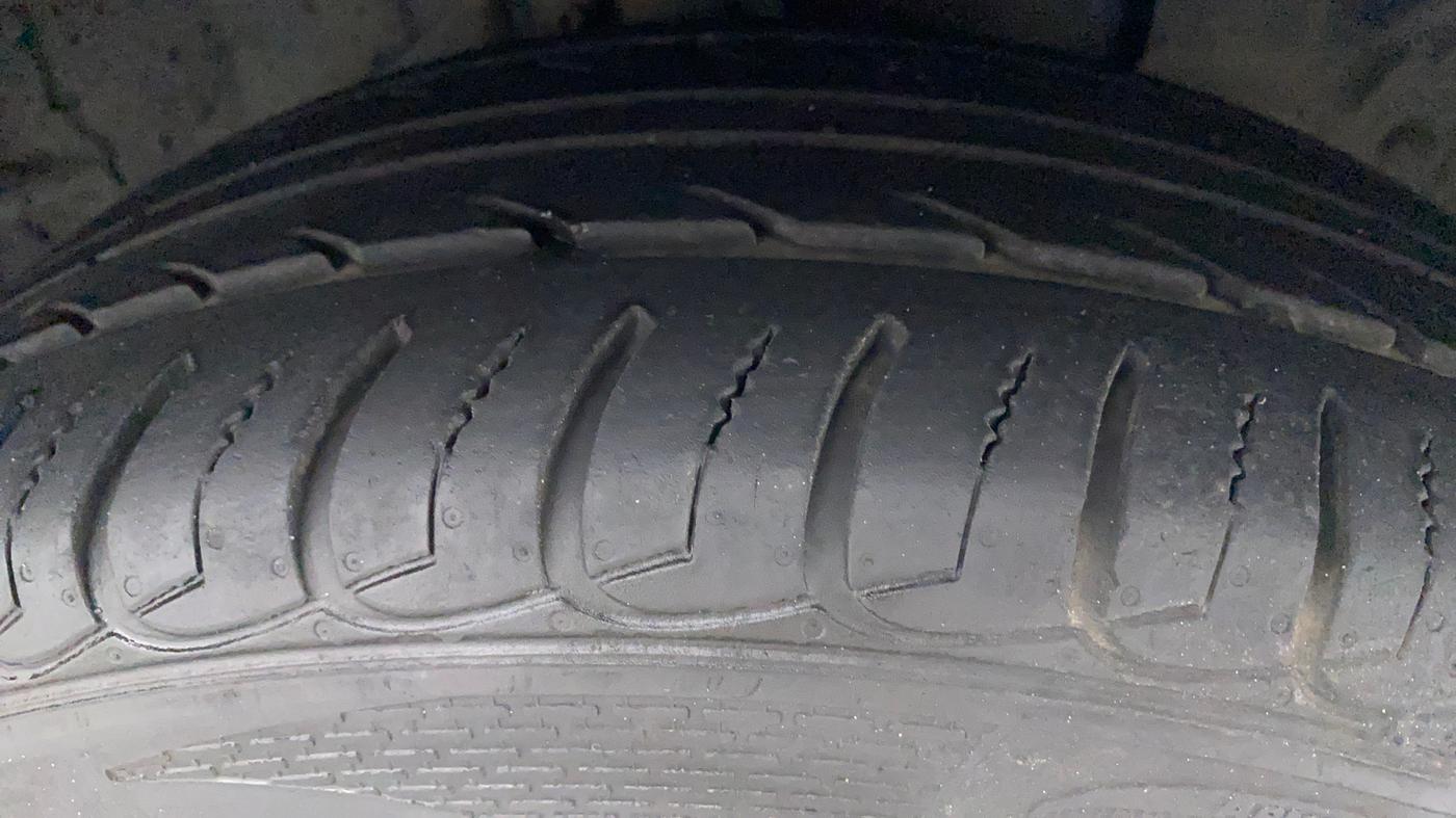 2018 Ford Ecosport TREND + 1.5L PETROL AT, Petrol, Automatic, 93,427 km, Right Front Tyre Tread