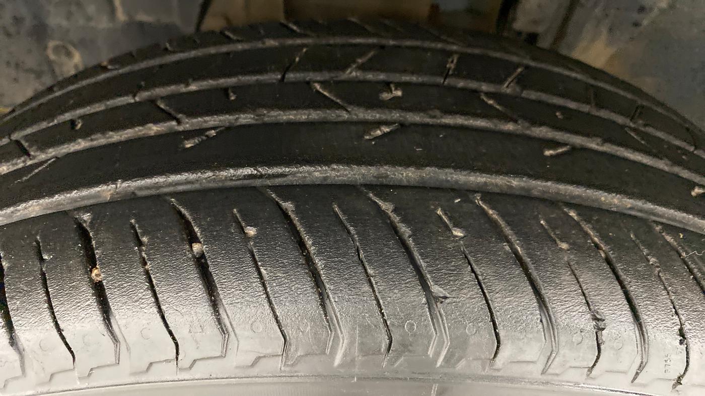 2021 Renault Kiger RXZ 1.0 TURBO MT, Petrol, Manual, 14,598 km, Left Front Tyre Tread
