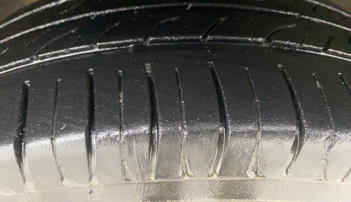 2015 Maruti Alto K10 VXI, Petrol, Manual, 72,522 km, Right Front Tyre Tread