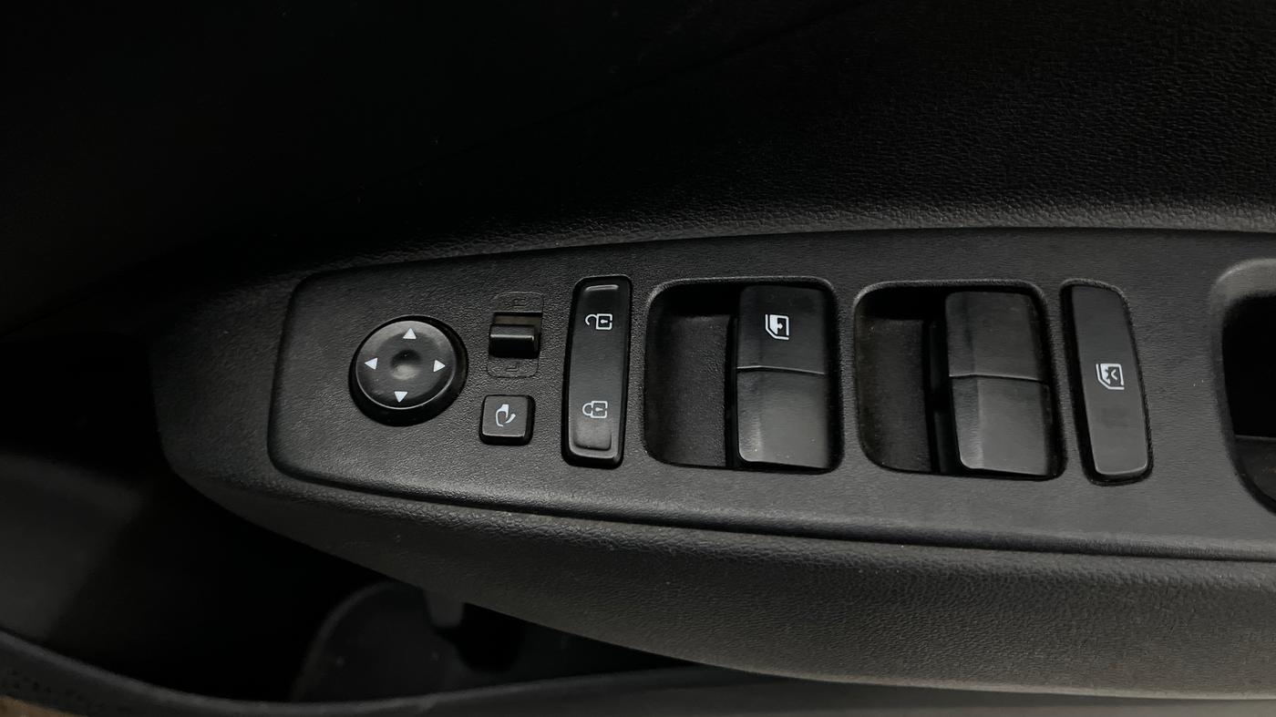 2025 Hyundai EXTER SX 1.2 MT Hy-CNG Duo , CNG, Manual, 26,708 km, Driver Side Door Panels Control