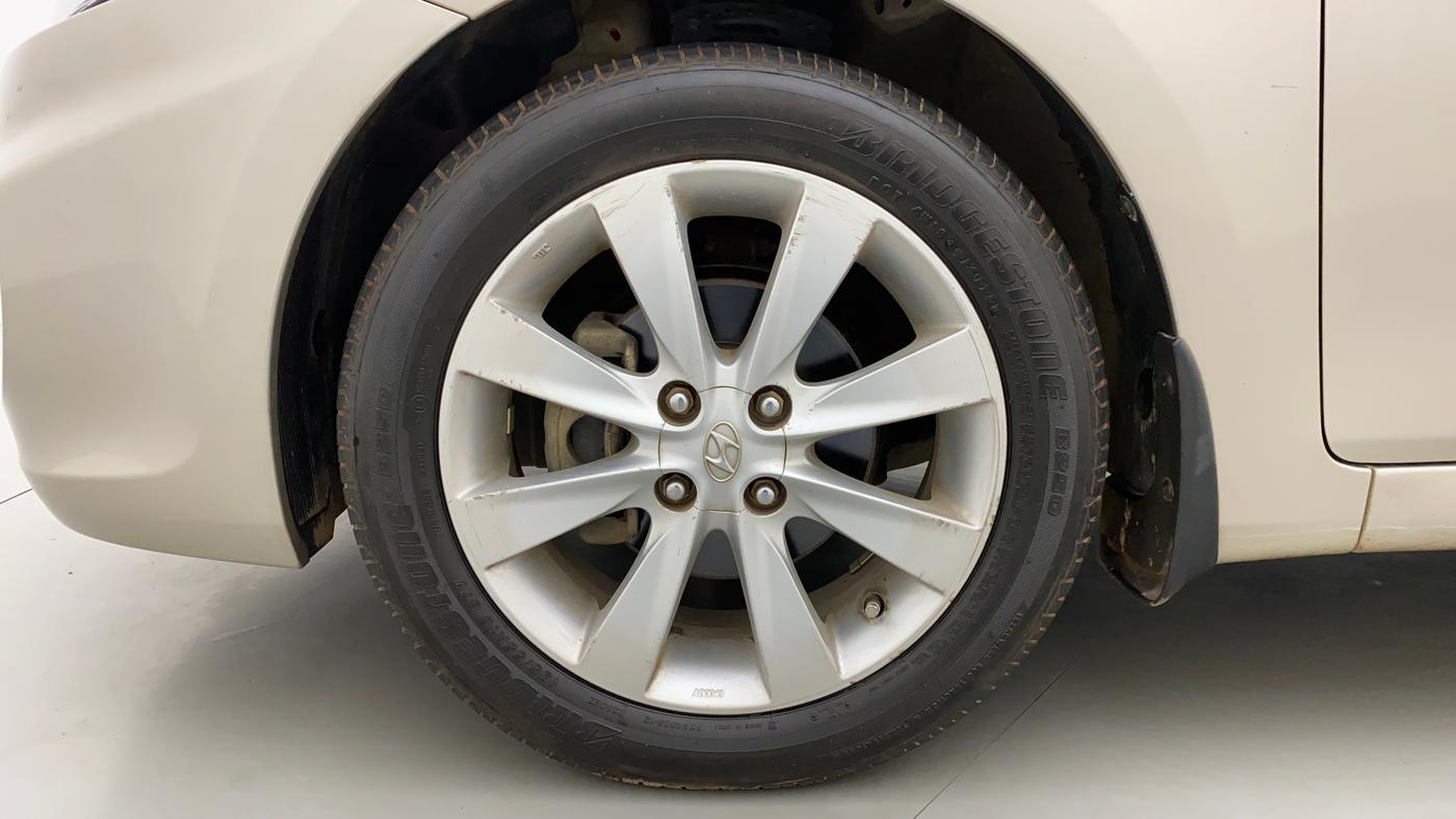 2011 Hyundai Verna FLUIDIC 1.6 VTVT SX, Petrol, Manual, 50,587 km, Left Front Wheel