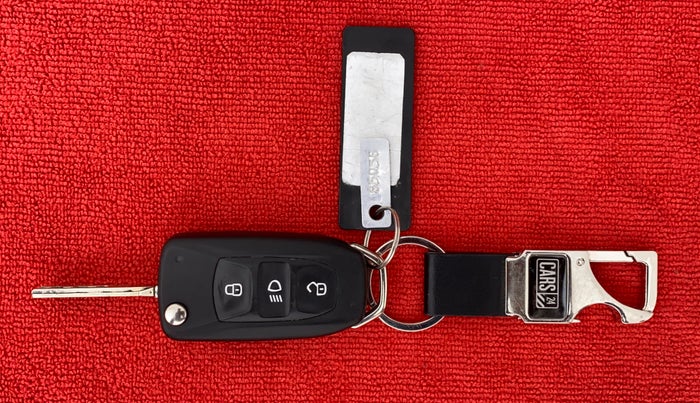 2021 Tata NEXON XZ 1.2, Petrol, Manual, 4,382 km, Key Close Up