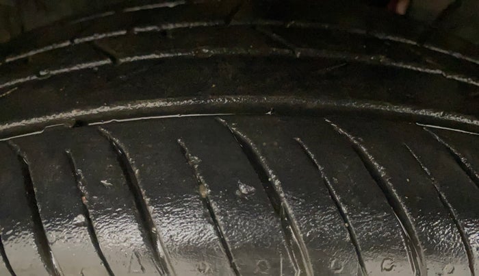 2025 Nissan MAGNITE Acenta B4D 1.0 Petrol MT, Petrol, Manual, 15,080 km, Left Front Tyre Tread